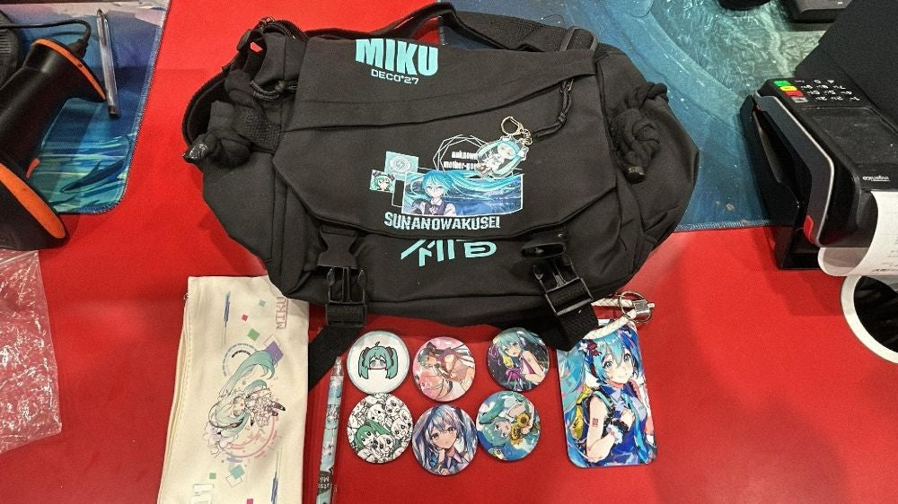Vocaloid Miku Hatsune Messenger Bag With Accessories