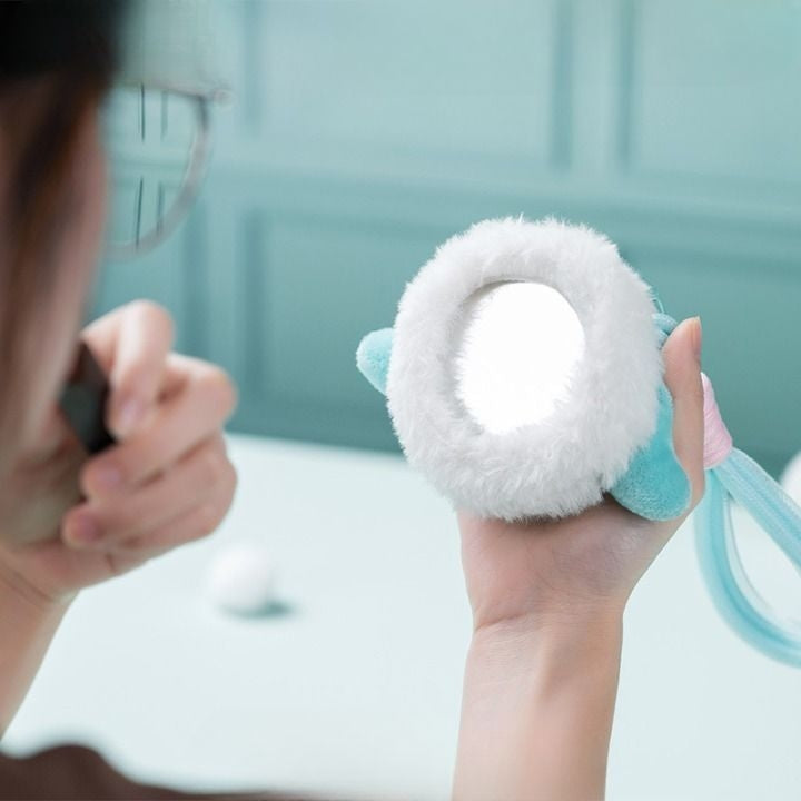 [official License] Hatsune Miku Squinting Eyes Hanging Plush