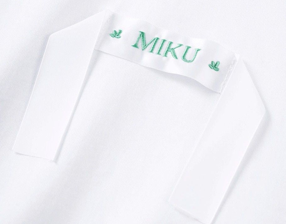 (official) Miku Flower Series White Adult Size Tshirt: 2. Small (au Xxs-xs) [sz:small]